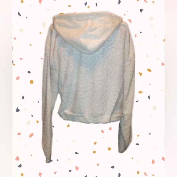 🔴 SALE NWT White Furry Cropped Embossed Pattern Hoodie - Picture 4 of 11
